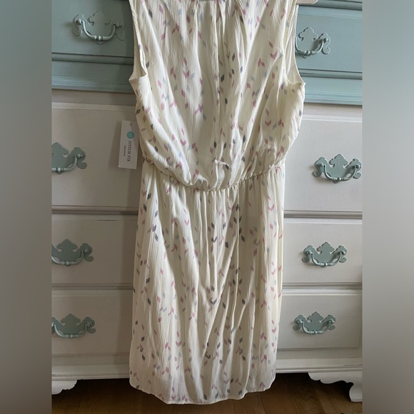 Q&A Nataliya Crochet Detail Dress - Picture 3 of 6